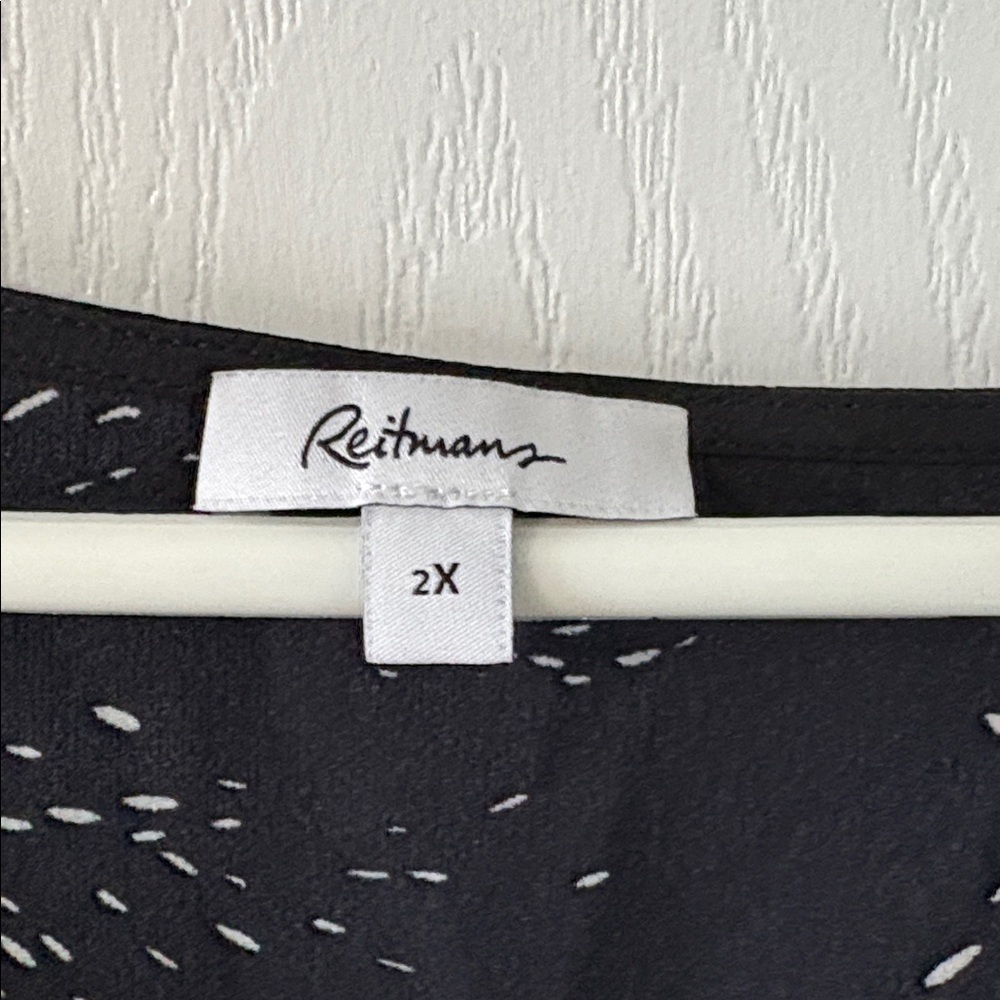 Reitmans Black Blouse with White Speckle Pattern - Picture 4 of 6